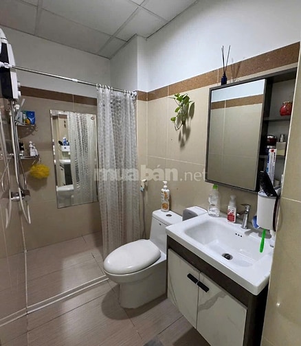 Căn hộ 1 phòng ngủ 53m2- Chung cư Screc Tower giá 10tr, có nội thất.
