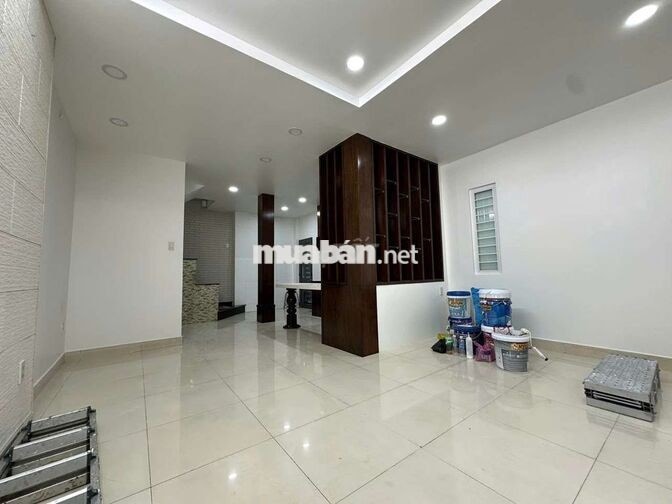 NHÀ ĐẸP 4 TẦNG - GÓC 2 MT - CÓ MÁY LẠNH 