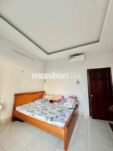 NHÀ NGAY CHỢ MINH PHÁT HẺM 8M CÓ MÁY LẠNH GIÁ 8,5 TRIỆU