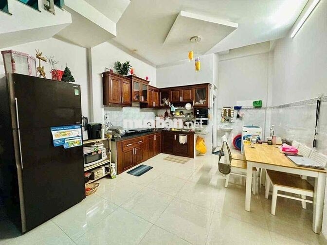 NHÀ NGAY CHỢ MINH PHÁT HẺM 8M CÓ MÁY LẠNH GIÁ 8,5 TRIỆU