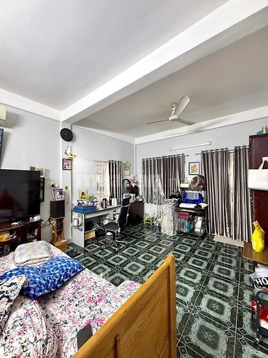 Nhà Sư Vạn Hạnh. Diện tích 46m (4m*11,6m). Hẻm thông , 4tầng , giá 9tỷ