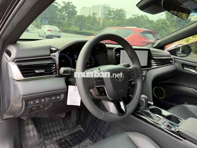 CẦN BÁN TOYOTA CAMRY 2.0Q MODEL 2025 SIÊU MỚI