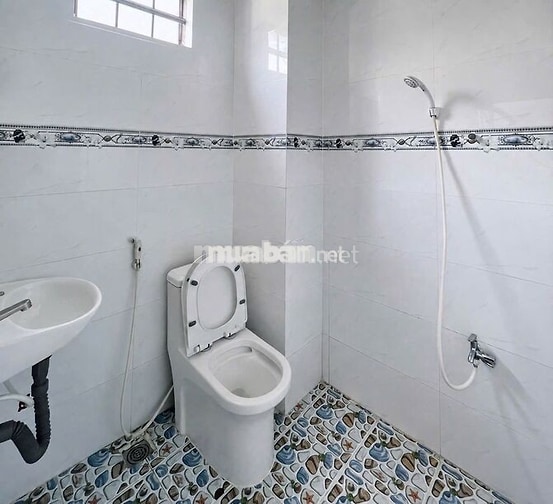 Ngô Gia Tự • Sát MT • 4 Tầng • 4 - 5 PN