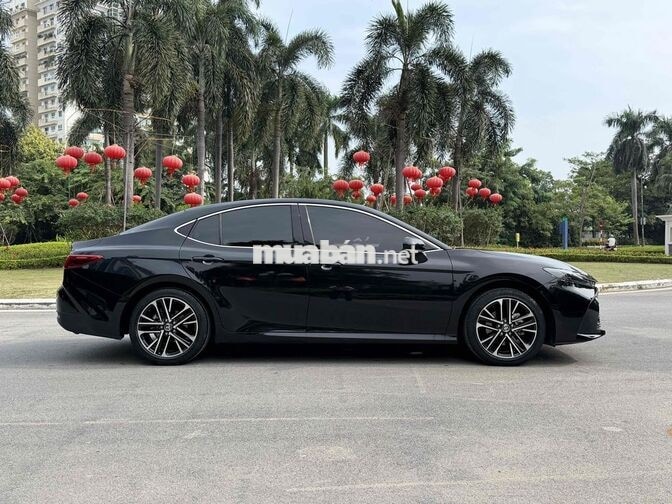CẦN BÁN TOYOTA CAMRY 2.0Q MODEL 2025 SIÊU MỚI