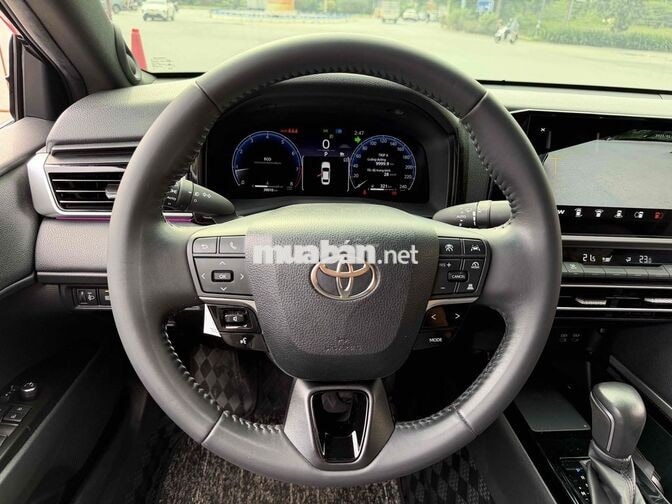 CẦN BÁN TOYOTA CAMRY 2.0Q MODEL 2025 SIÊU MỚI