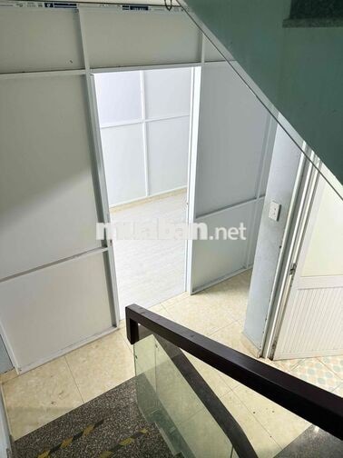 Cho thuê nhà liên khu 4-5 bình tân   4*16 1 trệt,2 lầu sân thượng. 3pn