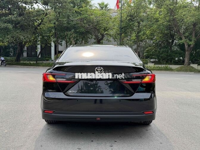 CẦN BÁN TOYOTA CAMRY 2.0Q MODEL 2025 SIÊU MỚI
