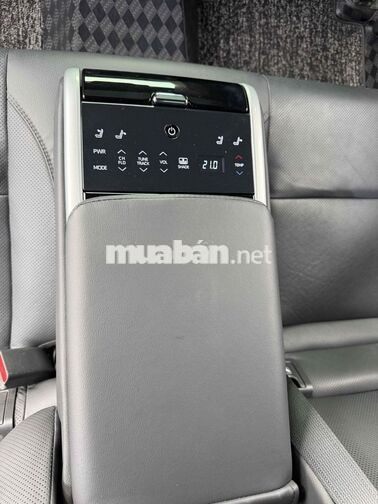 CẦN BÁN TOYOTA CAMRY 2.0Q MODEL 2025 SIÊU MỚI