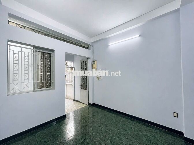 Ngô Gia Tự • Sát MT • 4 Tầng • 4 - 5 PN