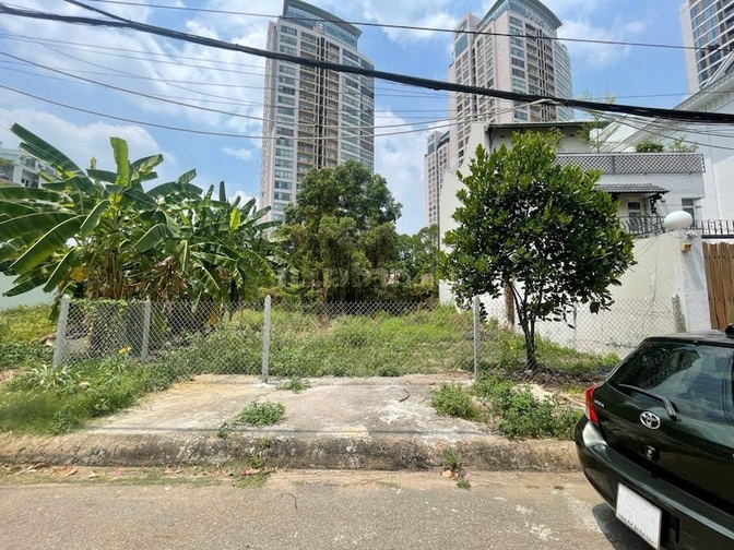 Bán đất compound Nguyễn Văn Hưởng 300m2, 12x25m, 90 Tỷ