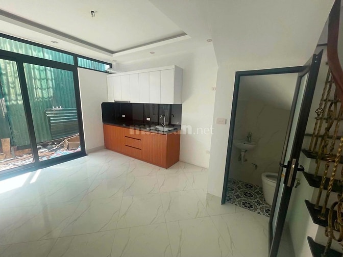 Cho thuê nhà ngõ 12B Lý Nam Đế Hoàn Kiếm, Hà Nội