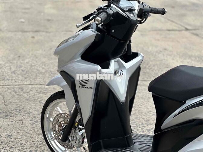 Honda Vario 125 màu Bạc