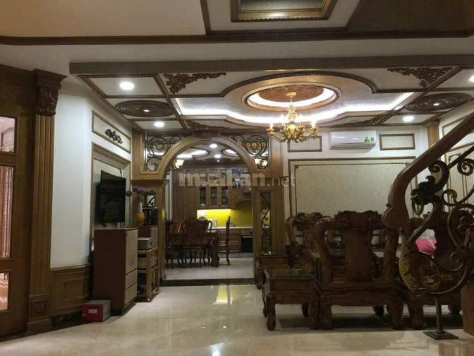 Bán tòa nhà góc 2MT 93 Nguyễn Trọng Tuyển ngang 17m 1T3L có hồ bơi