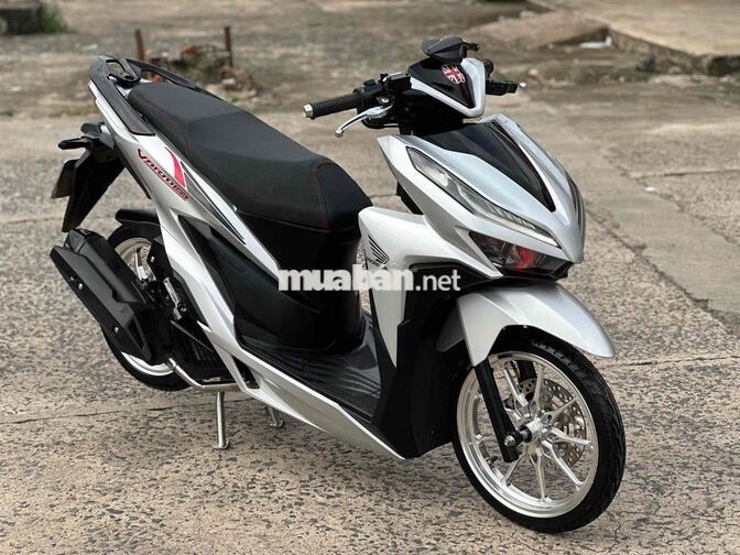 Honda Vario 125 màu Bạc