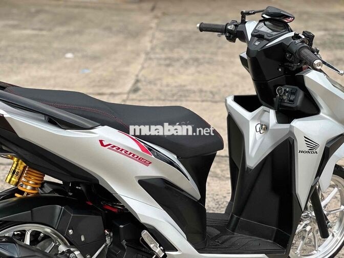 Honda Vario 125 màu Bạc