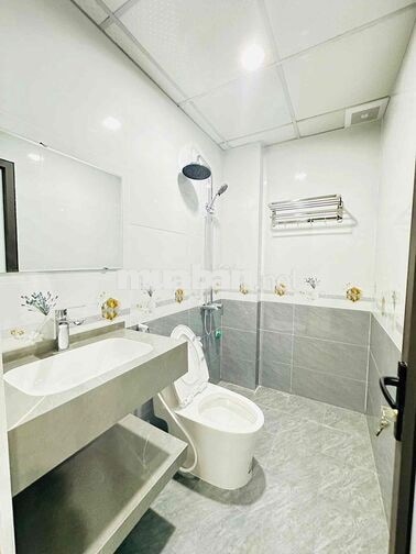 NHÀ TRẠM TRÔI ĐƠN LẬP FULL NỘI THẤT