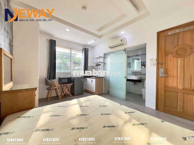 Phòng trống sẵn đầy đủ nội thất cửa sổ trời ngay Cầu Nguyễn Văn Cừ 
