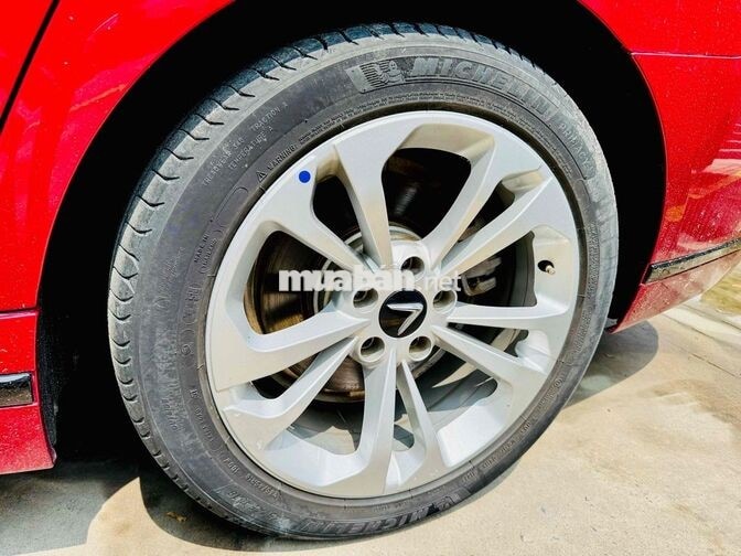 VinFast Lux A 2.0 Base 2021 55.000 km Đỏ