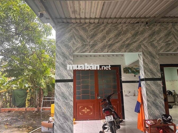 cần bán đất luôn nhà như hình,tổng diện tích đất gần 500m2