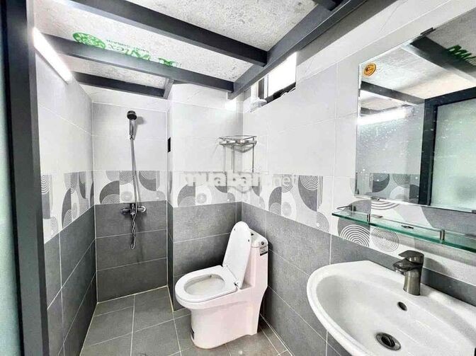 Duplex cửa sổ thoáng nhà mới, HUB gần UTE, Ngã Tư Thủ Đức, Lê Văn Viêt