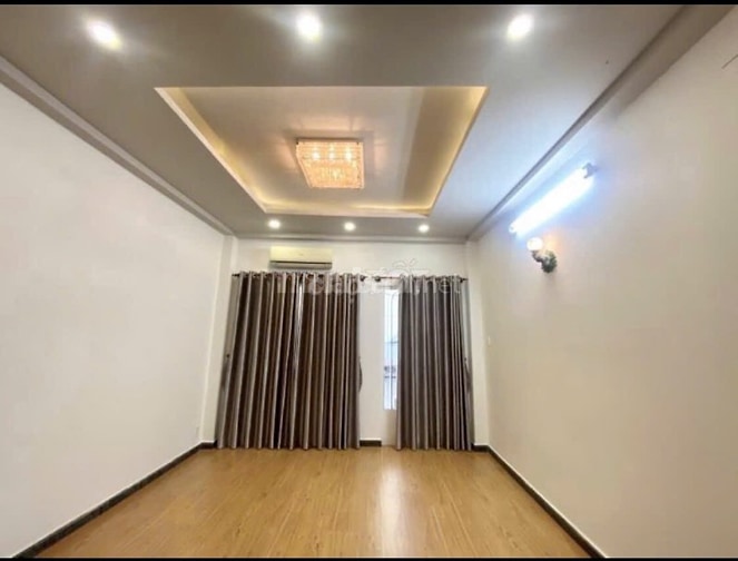 Bán hẻm XH Trần Đình Xu ( nhà đẹp vào ở ngay)