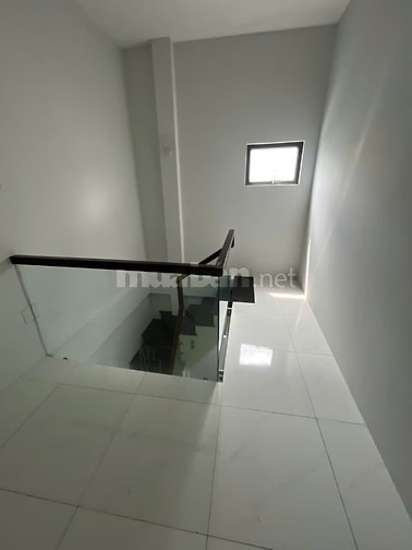 Cho thuê nhà hẻm 3 gác máy , 3 phòng ngủ  