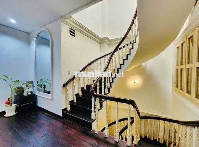 CHO THUÊ BIỆT THỰ - Cao Thắng, Bàn Cờ, TP.HCM  - Hầm Xe, 450m2 Sàn