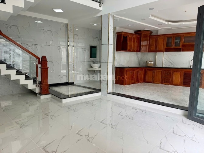 Nhà phố ngang 8M - Không gian sống khác biệt tại Pearl Riverside Q8