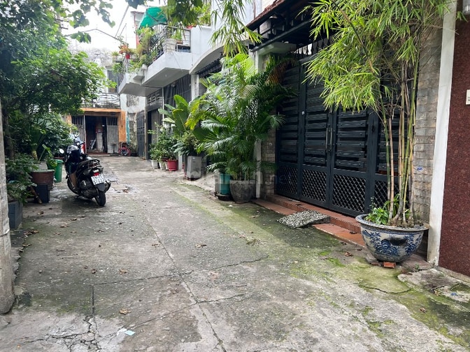 Nhà 3 lầu đẹp DT:4,1x17m, Cao cấp hẻm xe hơi 5m Nguyễn Văn Đậu, P6