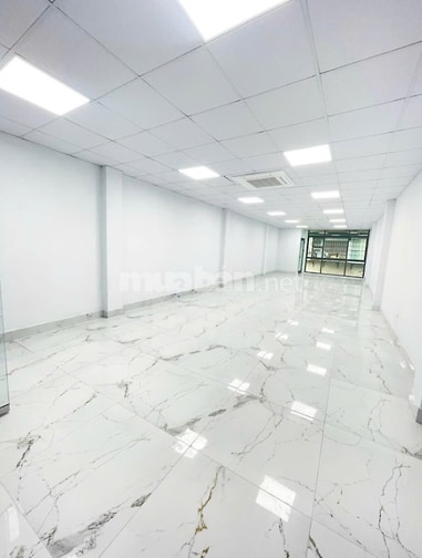 Sàn đẹp vào ngay Hoàng Cầu 80m2 giá 15 triệu /tháng. Lh 0971016095