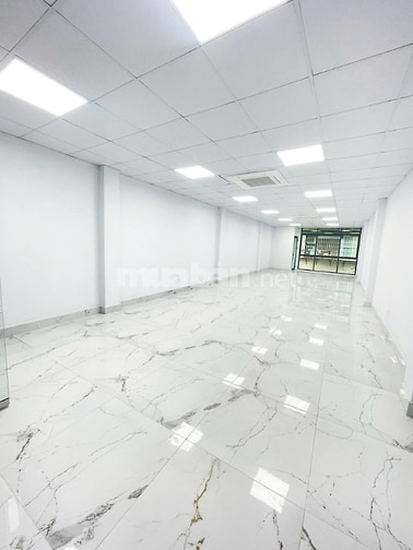 Sàn đẹp vào ngay Hoàng Cầu 80m2 giá 15 triệu /tháng. Lh 0971016095
