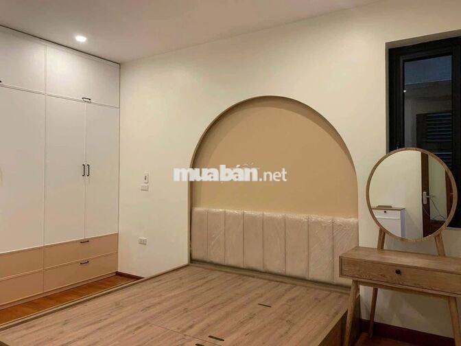 Cho thuê nhà Vũ Ngọc Phan, 50m² 4,5 tầng, sân thượng rộng chỉ 16,5tr