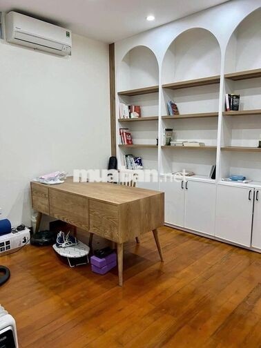 Cho thuê nhà Vũ Ngọc Phan, 50m² 4,5 tầng, sân thượng rộng chỉ 16,5tr
