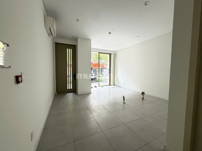 Giảm 16 tỷ Mặt tiền đường 1T4L hoàn thiện có thang máy đã có Sổ hồng