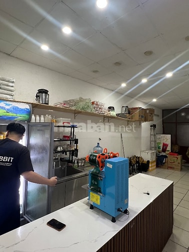 Sang quán trà sữa giá 60 triệu - giá thuê 11 tr/ tháng