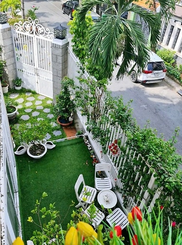 Nhà 4 tầng , ngay đầu góc quận 2  đường 30 khu compound 