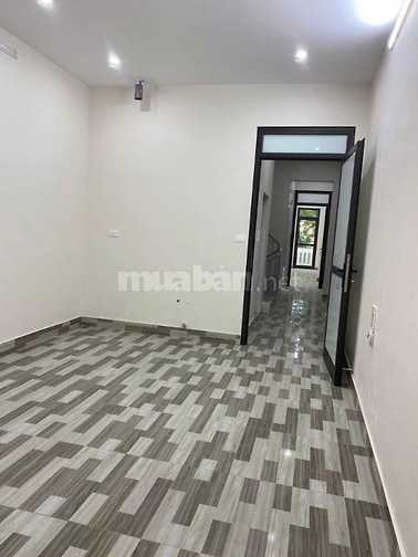 Chỉ 16 triệu -  Cạnh Mặt Phố Hoàng Quốc Việt - Ô Tô Vào Nhà - 195m2
