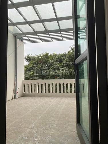 Chỉ 16 triệu -  Cạnh Mặt Phố Hoàng Quốc Việt - Ô Tô Vào Nhà - 195m2