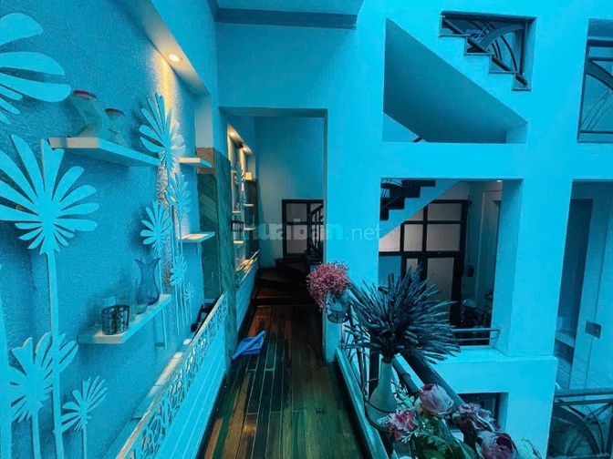 Nhà hẻm nhựa lớn khu VIP gần sân bay 135m2 5 tầng kinh doanh 22.5 tỷ