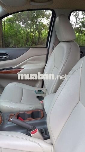 Nissan Navara Trắng Xe bán tải