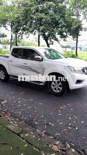 Nissan Navara Trắng Xe bán tải