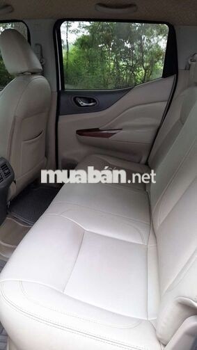 Nissan Navara Trắng Xe bán tải