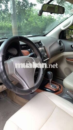 Nissan Navara Trắng Xe bán tải