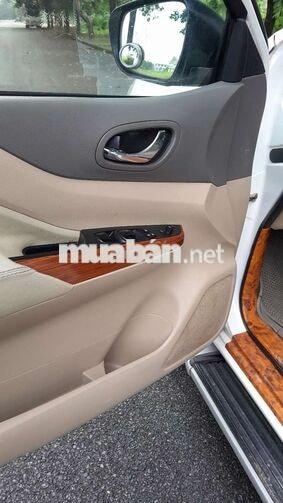 Nissan Navara Trắng Xe bán tải