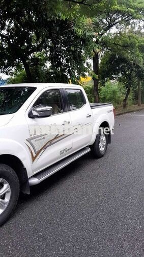 Nissan Navara Trắng Xe bán tải