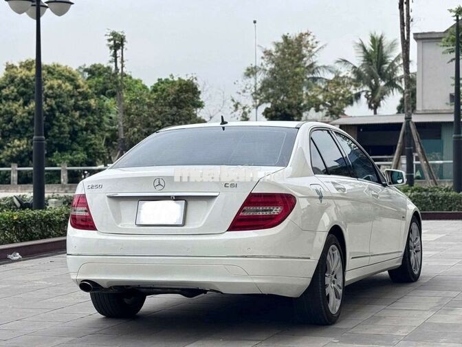 Mercedes Benz C 200 2010 Trắng 14 vạn