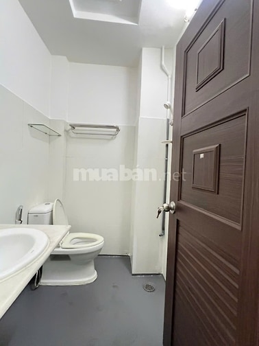 Nhà nguyên căn HXH Nguyễn Trãi. DT 3,5x14m, 4 tầng ST