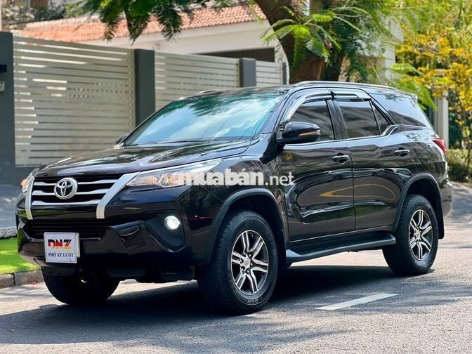 Toyota Fortuner 2019 Màu Ruby - nội thất Nâu
