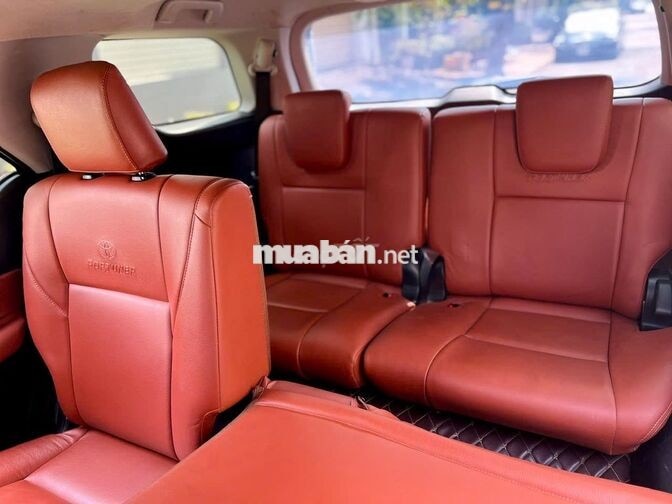 Toyota Fortuner 2019 Màu Ruby - nội thất Nâu
