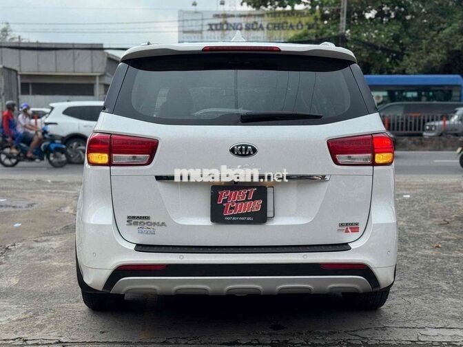 KIA Sedona 2017 7 chỗ Trắng 92.000km